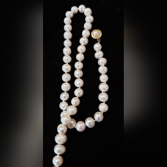 18" Semi-Baroque Circled Pearl Necklace 9mm - 10mm - Picture 3 of 5